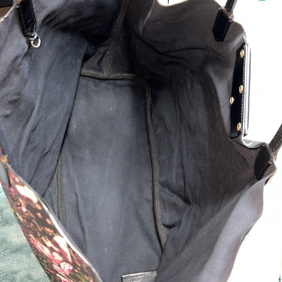 GIVENCHY COATED CANVAS TOTE BAG - Picture 10 of 15